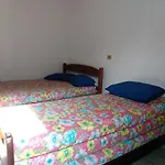 0005.02 - Maranduba - Chale - 1 Dorm - 6 Pess - 3 Quadras Do Mar - Piscina Coletiva - Wifi - Ar Condicionado