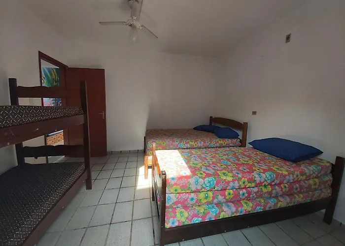 0005.02 - Maranduba - Chale - 1 Dorm - 6 Pess - 3 Quadras Do Mar - Piscina Coletiva - Wifi - Ar Condicionado